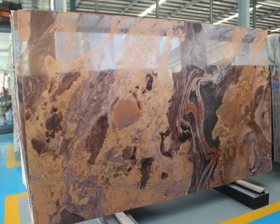 „Mirage“ raudonojo kvarcito plokščių sienos montavimas