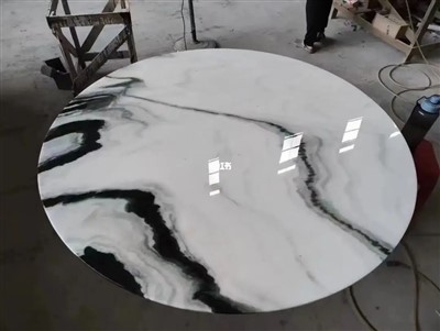 Panda baltas ir juodas marmuras