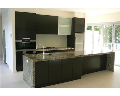 Atogrąžų miškų žalias marmuras